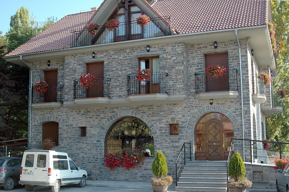 Hotel Restaurante Santa Elena Sabinanigo Exterior photo